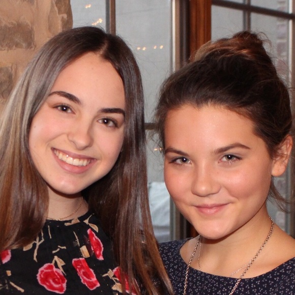 Meet your Posher, Ava - Picture 1 of 1